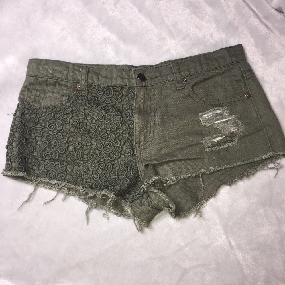 Forever 21 Distressed Shorts, Size 27